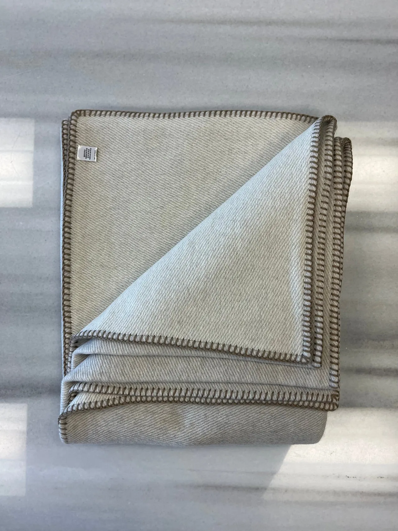 Cashmere Throw in Off-White