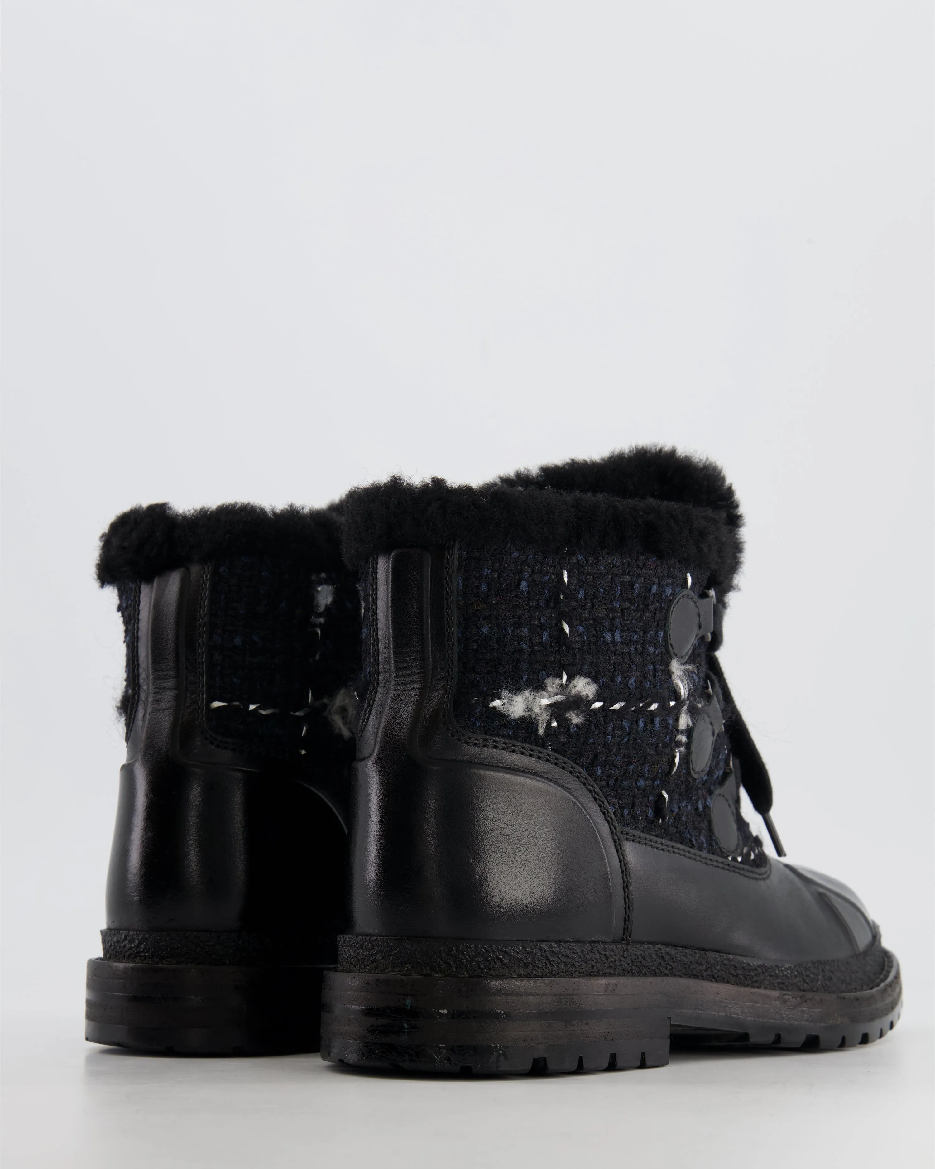 Chanel Black Tweed Shearling Snow Boots With Cc Logo Detail Size 36.5